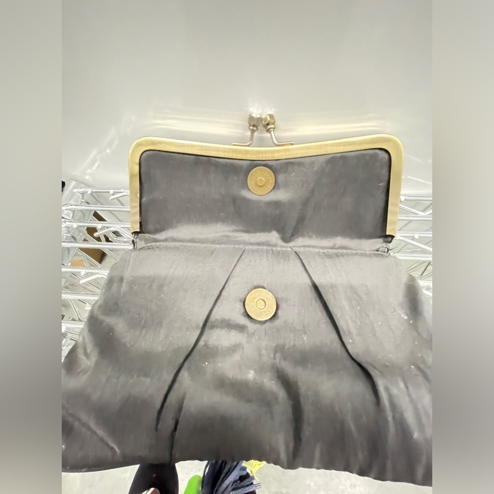 VINTAGE CLUTCH - Picture 2 of 3